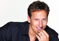Brendan Cole to appear in New Victoria panto