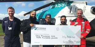 Shah Jahan Mosque donates £1,300 to air ambulance