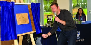 Dermot O’Leary opens new centre at Hoe Bridge School