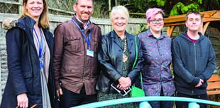 Mayor of Woking visits Hopes and Dreams Garden