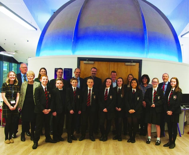 Astronaut gives Woking Planetarium his seal of approval