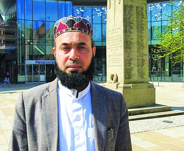 Woking Imam performs call to prayer against Coronavirus