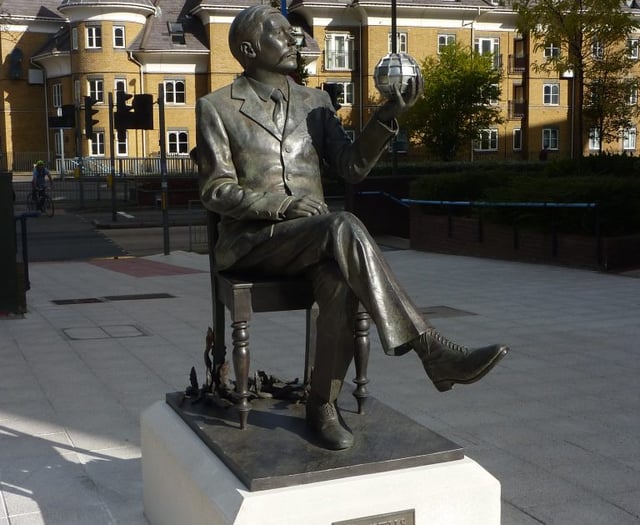 Petition to remove HG Wells statue divides local opinion