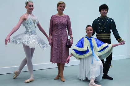 Dancers find joy in online ballet