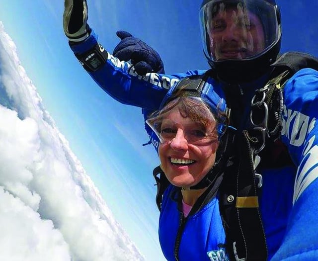 Postie takes on 15,000ft skydive for Mind