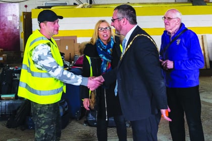 Mayor impressed by Ukraine relief effort run from local airport
