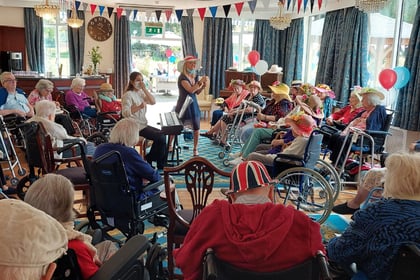 Nursing home choir’s tribute to the Queen