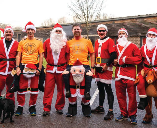 Horsell Runners dress for fun on Reindeer route