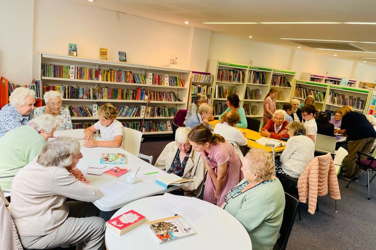 Alton Library Club members and St Lawrence CE Primary School Year 5 pupils, Alton Library, June 2023.