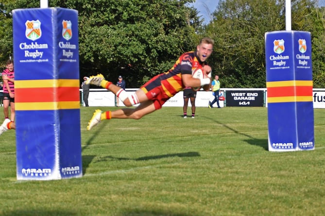 Guy Mawhood scores a try for Chobham against Aylesbury