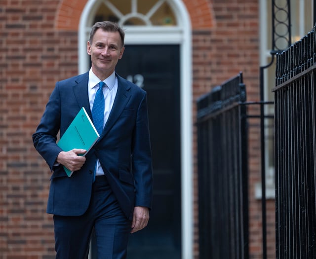 Jeremy Hunt retains seat 