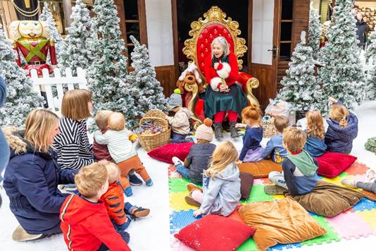 2022 storytelling sessions at Victoria Place