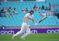 Worrall cuts through Pears as Surrey win to stay at the top