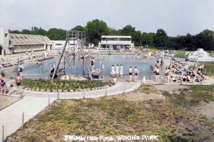 A postcard of Woking’s open-air swimming pool