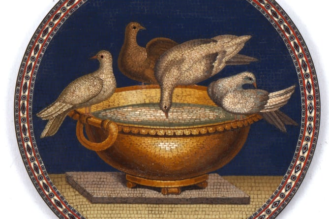 Micromosaic medallion, Doves