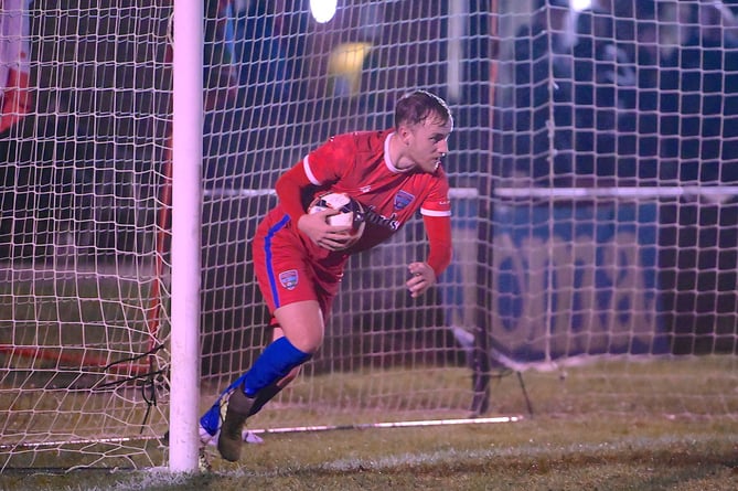 Knaphill v AFC Whyteleafe, December 3rd 2024.