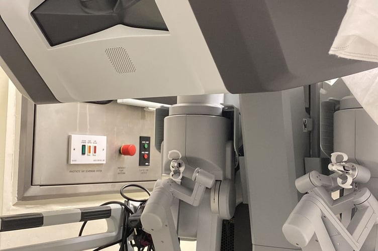 da Vinci robot, Ashford and St Peter’s Hospitals NHS Foundation Trust.